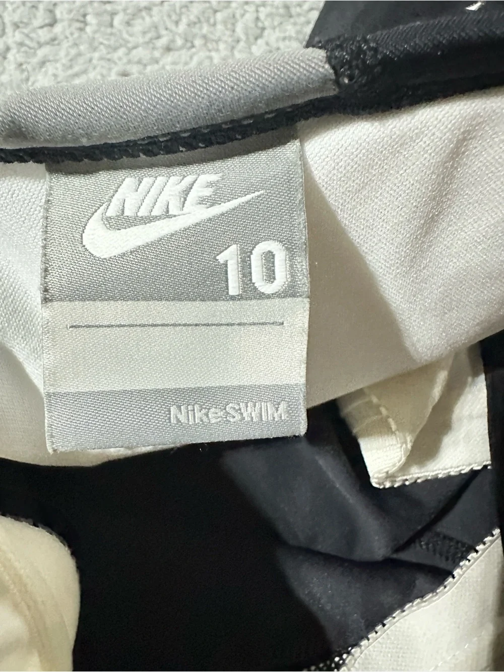 Nike Swim Black Colorblock Tankini Top Women’s Size 10 Built-In Shelf Bra Swim